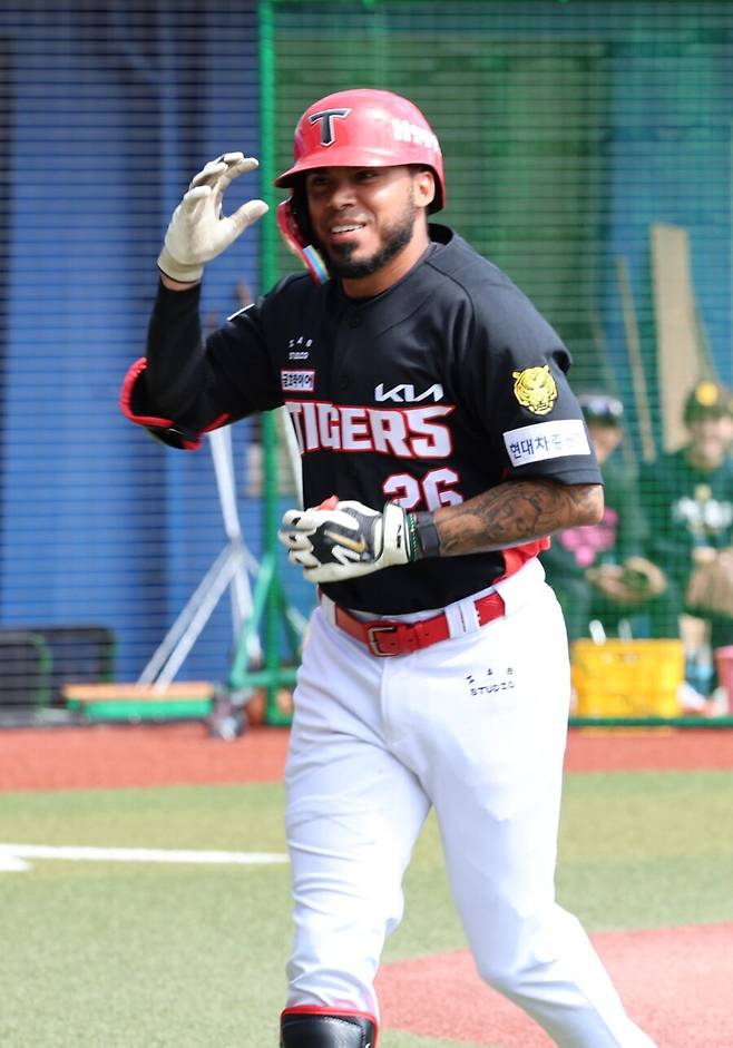 ▲ 오키나와 연습경기에서 해결사 기질을 보여주며 올 시즌 기대감을 높인 해럴드 카스트로 ⓒKIA타이거즈