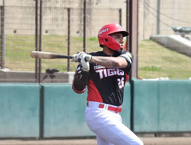 ▲ 올 시즌 KIA의 4번 타자로 기대를 모으고 있는 해럴드 카스트로 ⓒKIA타이거즈