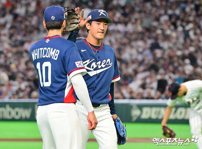 2026 월드베이스볼클래식 한국 야구대표팀 투수 고영표가 7일 일본 도쿄돔에서 열린 WBC C조 조별리그 2차전 한일전에 선발 등판해 2⅔이닝 3피안타 4실점으로 부진했다. 고영표는 3회를 다 못 마친 채 조병현에게 공을 넘겼다. 도쿄, 김한준 기자