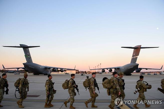 미 육군 제82공수사단 병사들 [AFP=연합뉴스. 재판매 및 DB 금지]