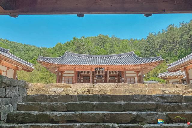 국내 영화로서는 2024년 이후 처음으로 천 만 관객을 돌파한 영화
