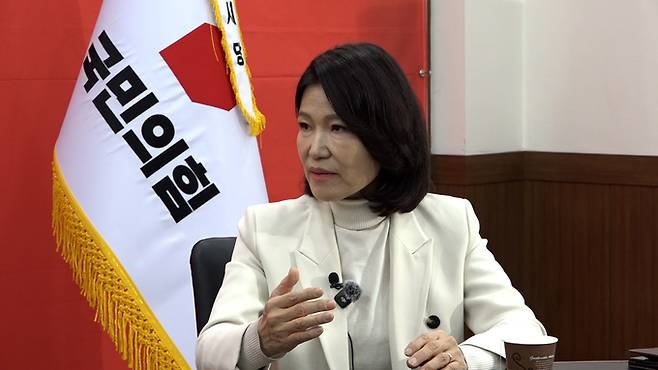 ▲ 대구시장 출마를 준비 중인 이진숙 전 방송통신위원장이 경북일보TV '만나GO'에 출연하고 있다. 황재승 기자