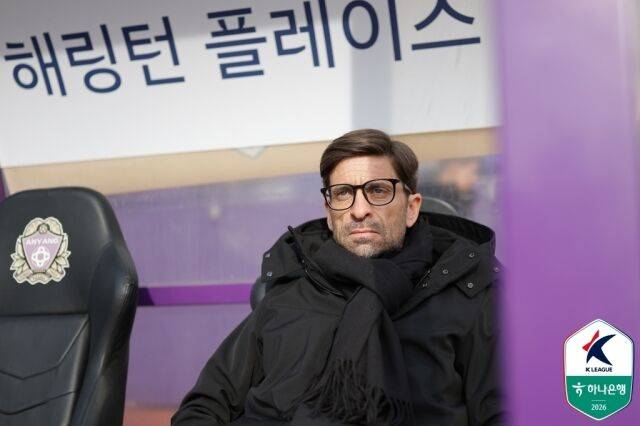 세르지우 코스타 감독./한국프로축구연맹