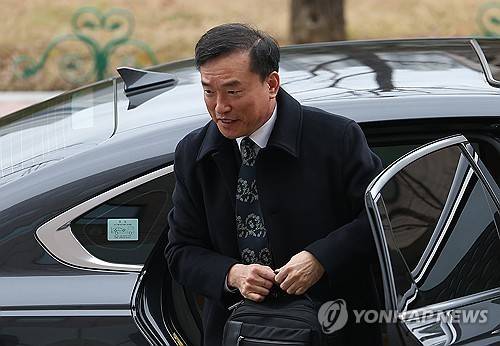 김종철 방미통위원장, 첫 출근 지난해 12월 19일 과천시 정부과천청사 내 방미통위로 첫 출근하는 김종철 방송미디어통신위원장. 2026.3.8 [연합뉴스 자료사진. 재판매 및 DB 금지]