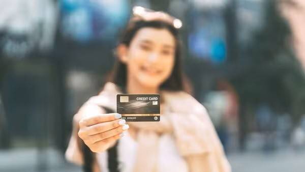 카드사에 연회비를 납부한 회원은 제휴된 호텔을 이용할 때 무료 발렛 서비스를 받을 수 있으며, 이때 발생하는 비용은 카드사가 호텔에 지불하는 구조를 띈다. [출처=라이브민트]