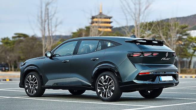 르노 '필랑트&nbsp;하이브리드 E-Tech' 아이코닉 트림의 외관./곽호준 기자&nbsp;