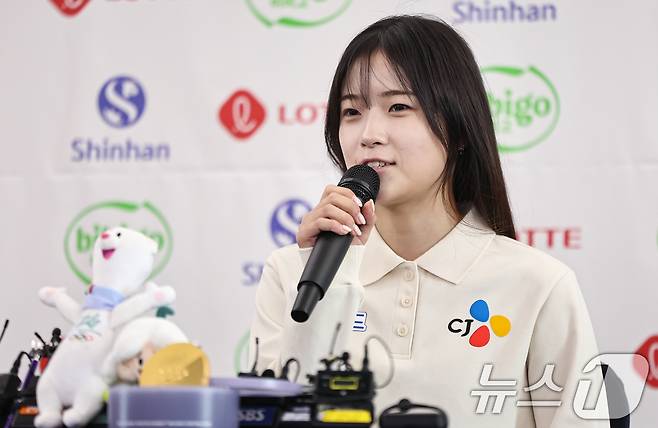 2026 밀라노·코르티나담페초 동계올림픽 스노보드 금메달리스트 최가온이 9일 서울 송파구 올림픽파크텔에서 열린 미디어데이에서 취재진 질문에 답하고 있다. 2026.3.9 ⓒ 뉴스1 김도우 기자