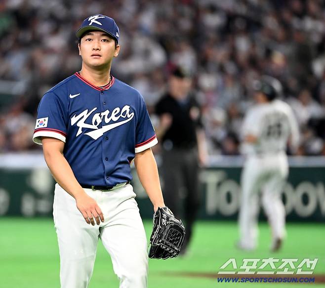 7일 일본 도쿄돔에서 열린 WBC(월드베이스볼클래식) 한국과 일본의 경기. 6회말 투구를 마친 고우석이 더그아웃으로 향하고 있다. 도쿄(일본)=허상욱 기자wook@sportschosun.com/2026.03.07/