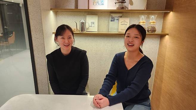 영화 구독 서비스 ‘다달’을 선보인 ‘시네마 달’의 백현지 배급팀장(왼쪽)과 김명주 홍보팀장을 2026년 3월3일 서울 종로구의 한 카페에서 만났다.