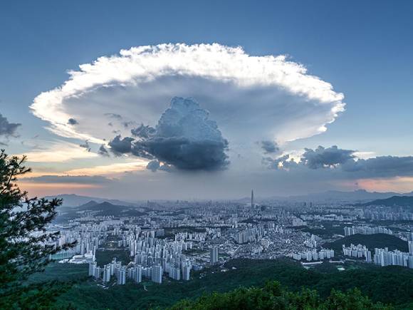 버섯구름(Mushroom-cloud). 경기도 광주시에서 신규호 씨가 찍은 작품이다. [사진=기상청]
