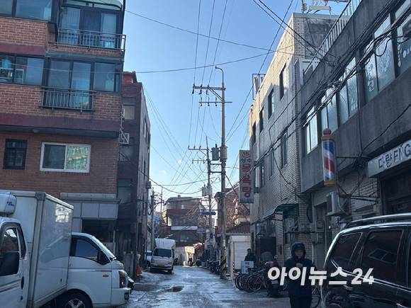 재개발 본격화를 앞둔 성수4지구 일대 골목. [사진=김민지 기자]