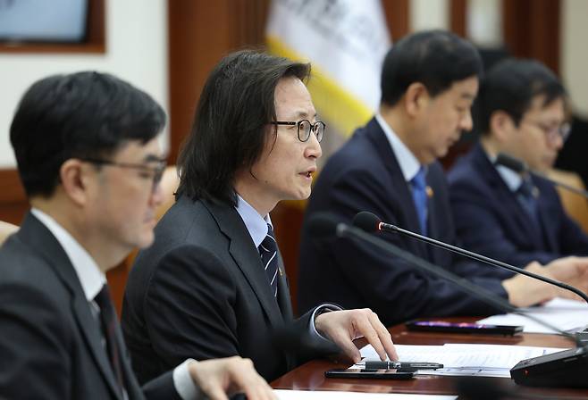 주병기 공정거래위원장이 5일 정부서울청사에서 열린 민생물가 특별관리 관계장관 TF 회의에서 발언을 하고 있다. 연합뉴스