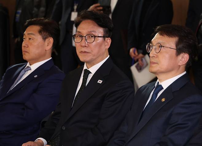 현대차그룹 새만금 투자계획 설명 듣는 김민석 총리. 연합뉴스