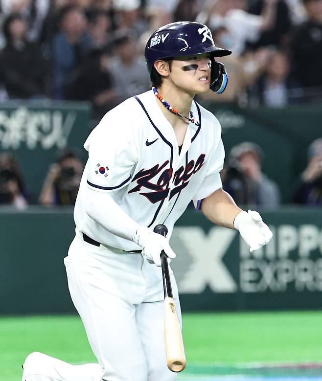 연장전 패배에 아쉬워하는 한국 김도영 (도쿄=연합뉴스) 김인철 기자 = 8일 일본 도쿄돔에서 열린 2026 WBC 조별리그 C조 3차전 대한민국과 대만의 경기. 연장 10회말 4-5로 경기가 끝나자 한국 김도영이 아쉬워하고 있다. 2026.3.8 yatoya@yna.co.kr/2026-03-08 15:29:24/ <저작권자 ⓒ 1980-2026 ㈜연합뉴스. 무단 전재 재배포 금지, AI 학습 및 활용 금지>
