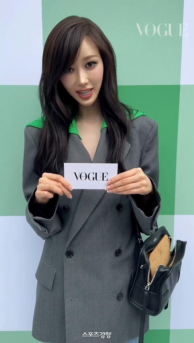 보그 홍콩 인스타그램 캡처.