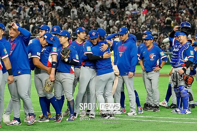 ▲ 대만야구 대표팀이 한국을 이기고 기쁨을 만끽하고 있다.