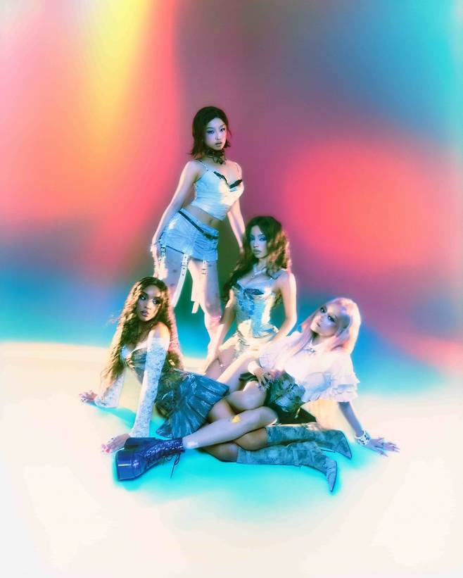 'JYP 글로벌 걸그룹' GIRLSET 신곡 'Tweak', 유튜브 뮤직비디오 트렌딩 월드와이드 1위