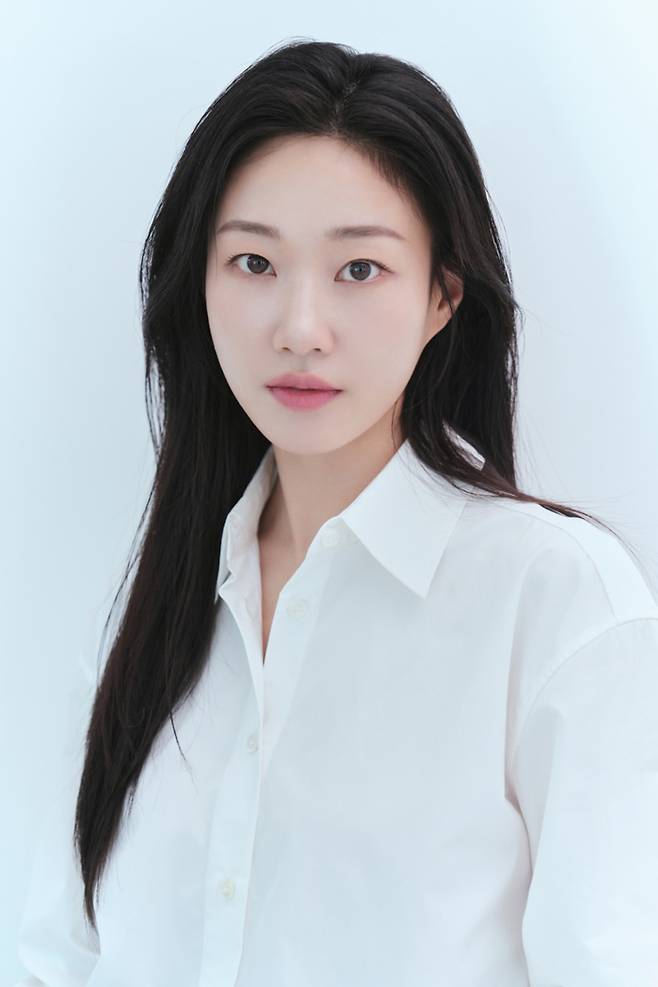호두앤유엔터테인먼트, 하윤경