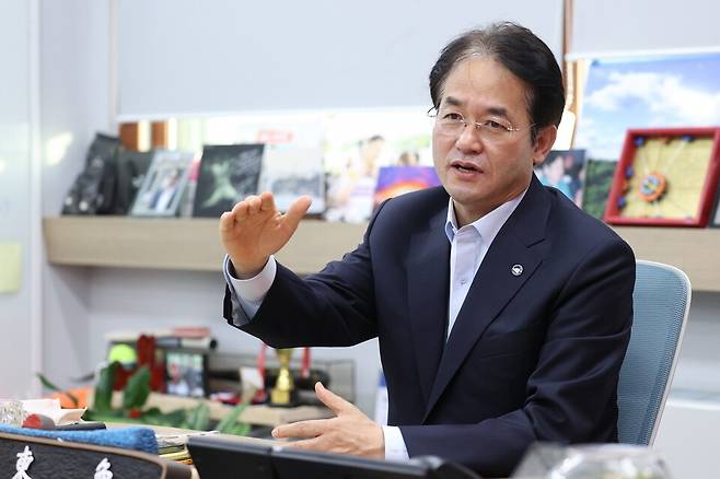 ▲&nbsp;이동환 고양시장은 "앞으로도 시민이 체감하는 자원순환정책을 확대 발굴해 지속가능한 탄소중립 기반을 만들겠다"고 말하고 있다.