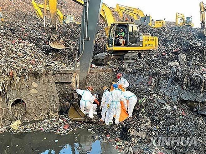 ▲쓰레기 더미 붕괴 현장 (사진=연합뉴스)