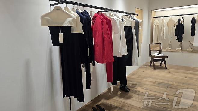 국내 대표 브랜드 인큐베이터 하고하우스의 투자 브랜드인 르셉템버는 서울시 한남동 플래그십 스토어에서 '더 아카이브 ; 본' 컬렉션을 처음 선보였다. ⓒ 뉴스1 최소망