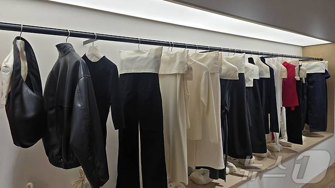 국내 대표 브랜드 인큐베이터 하고하우스의 투자 브랜드인 르셉템버는 서울시 한남동 플래그십 스토어에서 '더 아카이브 ; 본' 컬렉션을 처음 선보였다. ⓒ 뉴스1 최소망