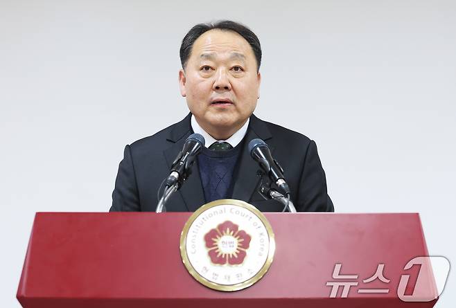 손인혁 헌법재판소 사무처장이 10일 오후 서울 종로구 헌법재판소 별관 브리핑룸에서 열린 재판소원 관련 기자간담회에서 인사말을 하고 있다. 2026.3.10 ⓒ 뉴스1 오대일 기자