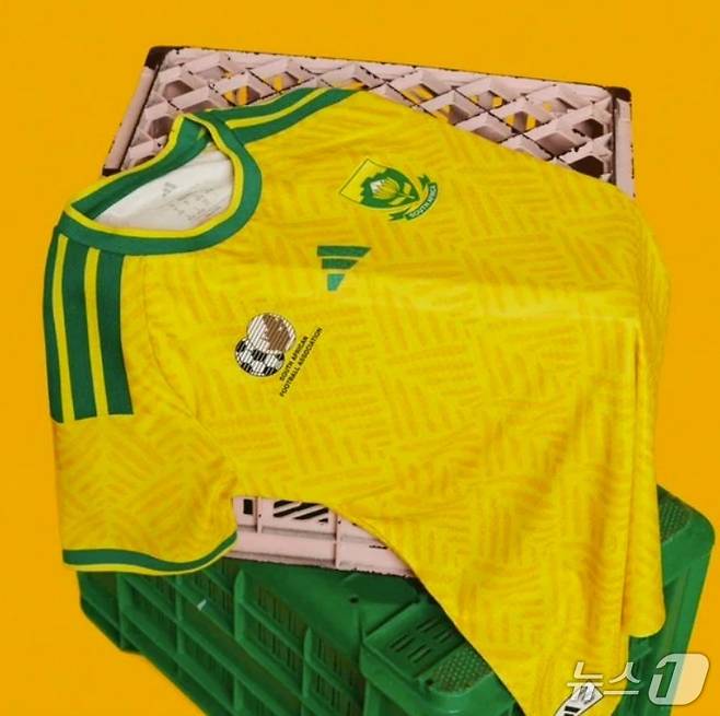 남아프리카공화국의 새 유니폼(남아프리카공화국 축구협회 제공)