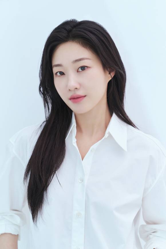 배우 하윤경이 '언더커버 미쓰홍'으로 기분 좋은 2026년 시작을 알린 가운데 앞으로 예정된 차기작으로 또 새로운 모습을 보여주겠다고 밝혔다. /tvN