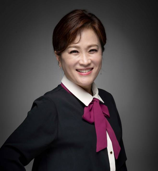 김정연, 17년 고향 버스 하차 (제공: 제이스토리)