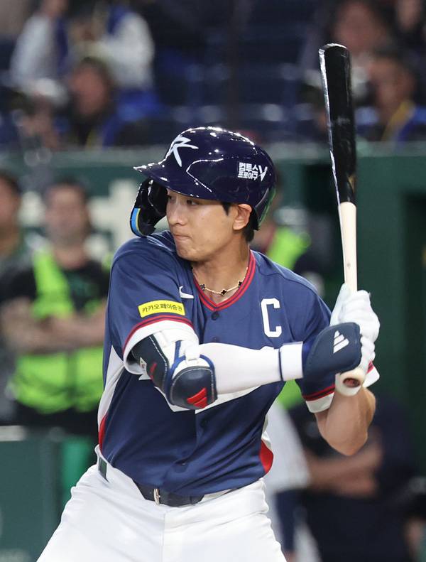 이정후는 검은색 클로버 모양의 고급 목걸이를 착용하고 나와 화제가 됐다. 사진= 연합뉴스 제공