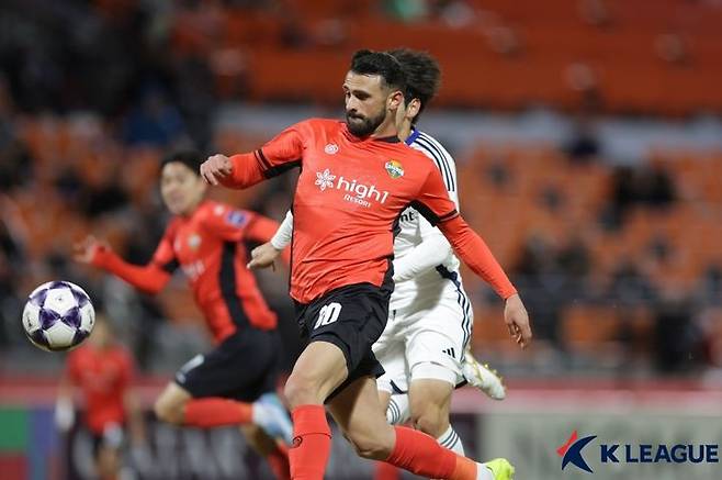 [서울=뉴시스]K리그1 강원 아부달라. (사진=한국프로축구연맹 제공)