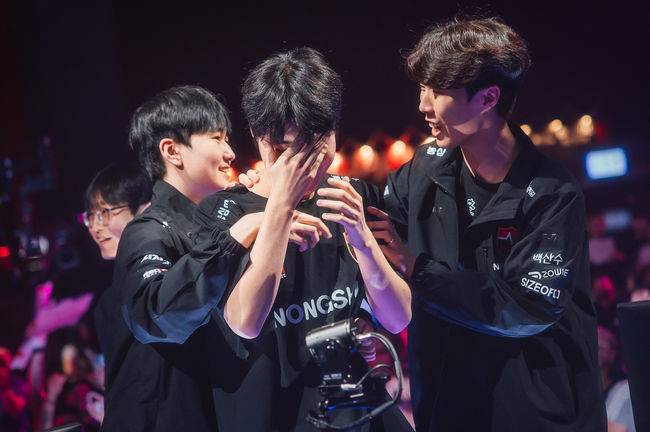 라이엇게임즈 플리커.