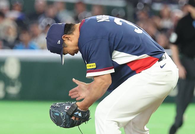 9일 일본 도쿄돔에서 열린 2026 월드베이스볼클래식(WBC) C조 조별리그 최종전 대한민국과 호주의 경기. 3회말 무실점 호투를 보인 한국 노경은이 포효하고 있다. 연합뉴스