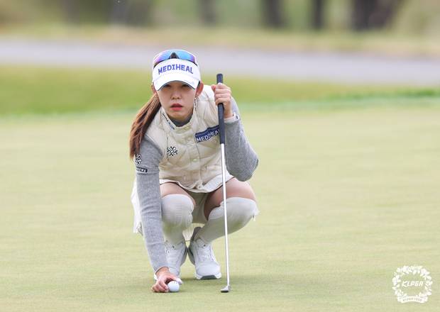 퍼팅을 준비하고 있는 배소현. 사진 제공=KLPGA