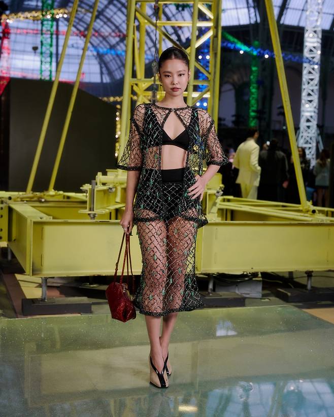 샤넬 쇼에 참석한 가수 제니. 샤넬 제공