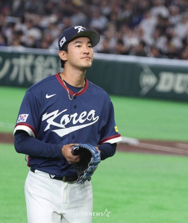 한국 선발투수 고영표가 7일 도쿄돔에서 열린 2026WBC 도쿄POOL 대한민국과 일본의 경기 3회말 2사에서 스즈키에게 1회에 이어 홈런을 허용한 후 강판되고 있다. /사진=강영조 선임기자