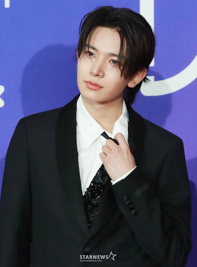 그룹 엔하이픈 희승이 22일 오후 서울 성북구 고려대학교 화정체육관에서 진행된 제1회 디 어워즈' 레드카펫 행사에 참석해 포즈를 취하고 있다. /2025.02.22 /사진=이동훈 photoguy@