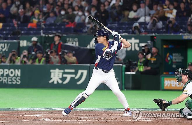 이정후 '1타점 2루타!' (도쿄=연합뉴스) 임화영 기자 = 9일 일본 도쿄돔에서 열린 2026 월드베이스볼클래식(WBC) C조 조별리그 최종전 대한민국과 호주의 경기.
3회초 무사 2루 한국 이정후가 1타점 2루타를 치고 있다. 2026.3.9 hwayoung7@yna.co.kr