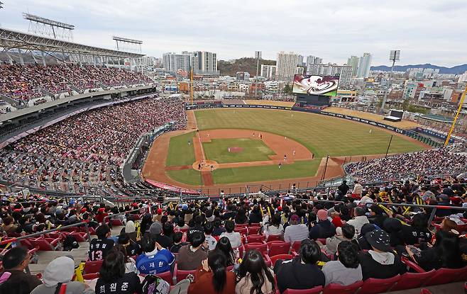 사진은 KIA 타이거즈의 홈 구장인 광주-기아챔피언스필드 전경. /사진=KIA 타이거즈 제공