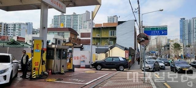 미국·이스라엘과 이란 사이의 군사적 긴장감 여파로 인해 연일 치솟던 국내 기름값이 숨 고르기에 들어갔다. 대구일보DB