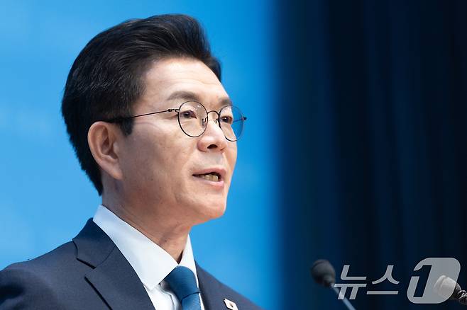 정원오 더불어민주당 서울시장 예비후보가 11일 서울 여의도 국회 소통관에서 열린 국회출입기자단 프레스데이에서 인사말하고 있다. 2026.3.11 ⓒ 뉴스1 이승배 기자