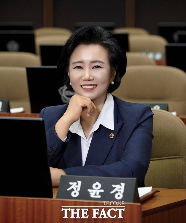 정윤경 경기도의회 부의장. /이승호 기자