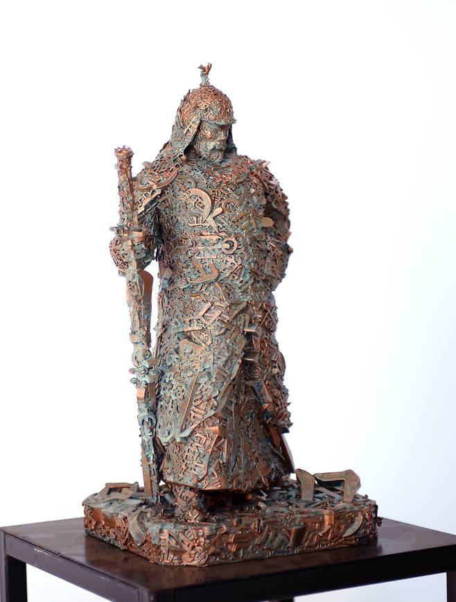 ▲ 이순신 26.0 x 26.0 x 50.0 cm, 3d print, 아크릴 컬러, 2025