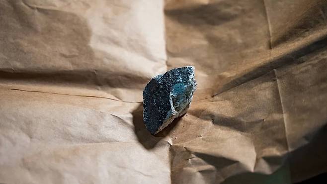 8일 독일 라인란트팔츠주에서 수거된 운석. 사진=엑스(@XploraSpace) 캡처