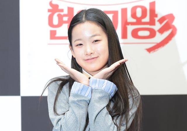 가수 이수연이 11일 오전 서울 마포구 상암 스탠포드호텔에서 진행된 MBN 서바이벌 예능 ‘현역가왕3’ 기자간담회에서 포즈를 취하고 있다. 뉴스1