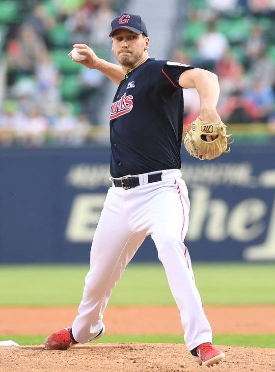 2019년 롯데 자이언츠에서 뛰던 다익손의 모습. IS 포토