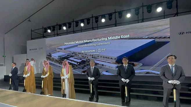현대차가 지난해 5월 14일(현지시간) 사우디아라비아 킹 살만 자동차 산업단지(King Salman Automotive Cluster)에 위치한 현대차 사우디아라비아 생산법인(HMMME, Hyundai Motor Manufacturing Middle East) 부지에서 공장 착공식을 열었다. 현대차그룹 제공