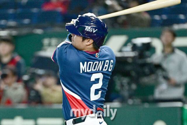 9일 일본 도쿄돔에서 열린 2026 월드 베이스볼 클래식(WBC) 조별리그 한국-호주 경기.문보경이 2회초 무사 1루에 선제 투런포를 치고 있다./도쿄(일본)=한혁승 기자