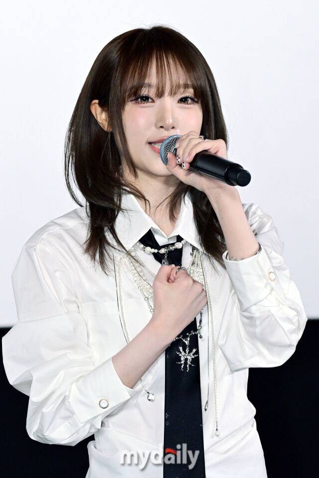 2026년 3월 11일 오후 서울 압구정 CGV에서 진행된 가수 최예나(YENA) 다섯 번째 미니앨범 ‘LOVE CATCHER(러브 캐처)’ 발매 기념 기자간담회에서 최예나가 인사말을 하고 있다. / 곽경훈 기자 (kphoto@mydaily.co.kr)